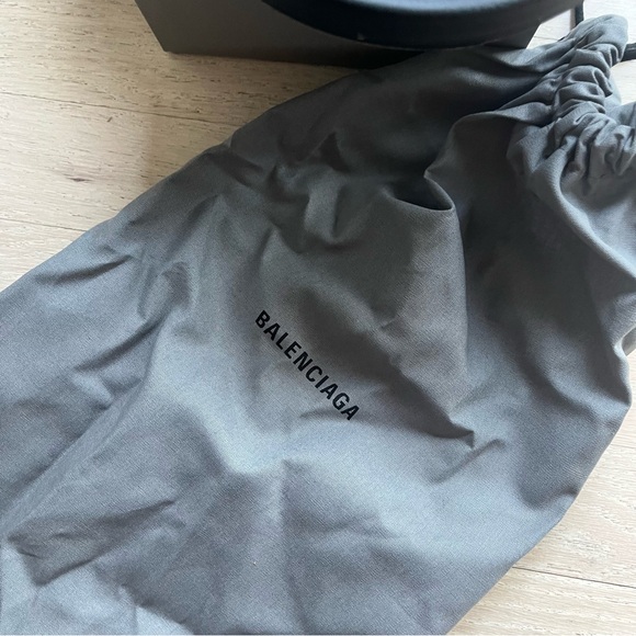Balenciaga Logo Slides in Black - Picture 2 of 6